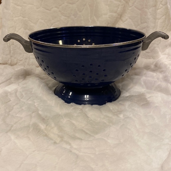 Vintage Fiesta Fiestaware Large colander Strainer Cobalt Blue Enamel 11" x 6.5" - Picture 1 of 4